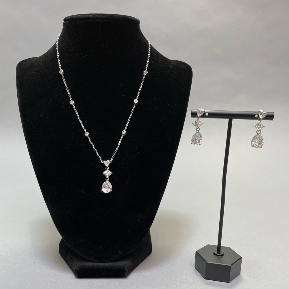 Rhinestone necklace and earrings set